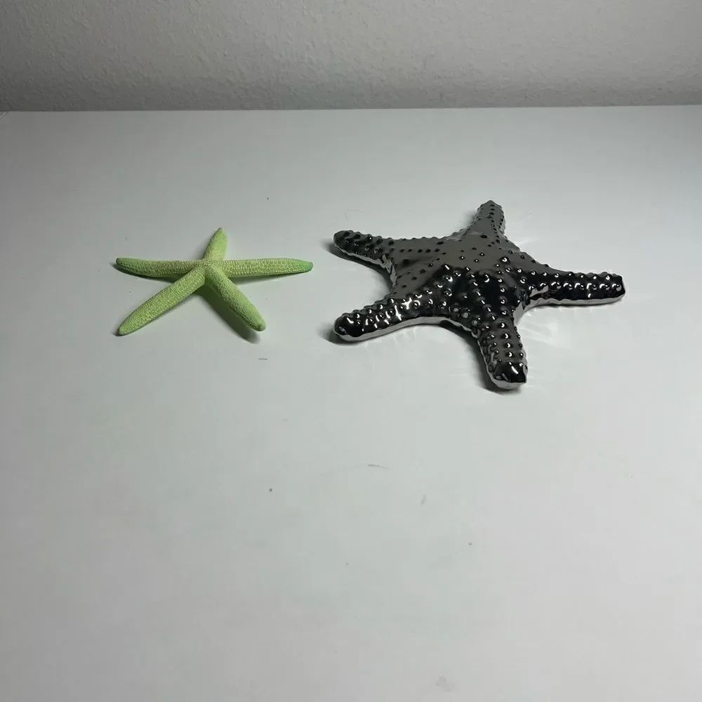Lot of 2 Starfishes Gray /Silver Green